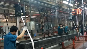 济南卡车股份有限公司
2016年项目：车架翻转吊具